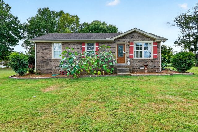 2903 Felts Ln, Springfield, TN 37172