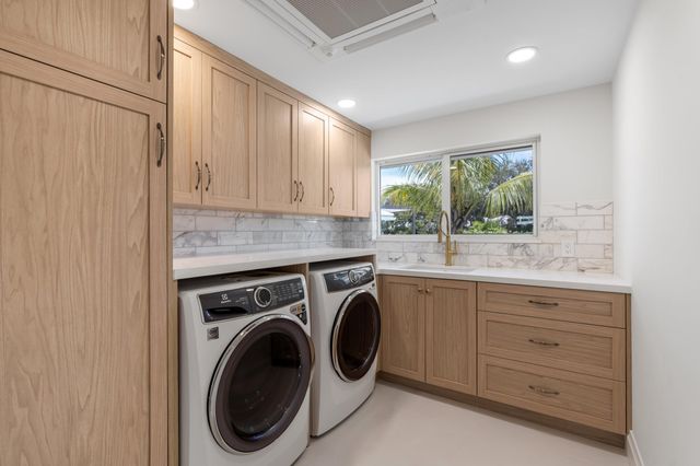 1090 SW Mulberry Way, Boca Raton, FL 33486
