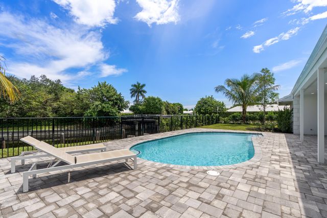 1090 SW Mulberry Way, Boca Raton, FL 33486