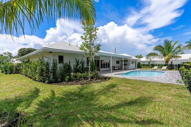 1090 SW Mulberry Way, Boca Raton, FL 33486