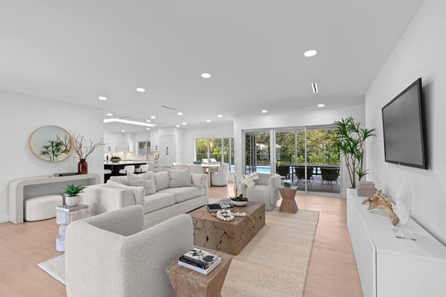 1090 SW Mulberry Way, Boca Raton, FL 33486
