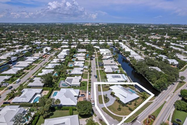 1090 SW Mulberry Way, Boca Raton, FL 33486
