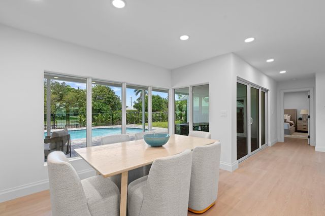 1090 SW Mulberry Way, Boca Raton, FL 33486