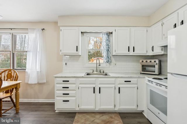 304 SPRUCE AVE, Lindenwold, NJ 08021