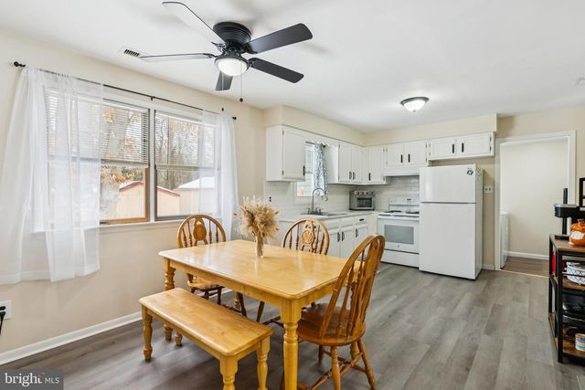 304 SPRUCE AVE, Lindenwold, NJ 08021