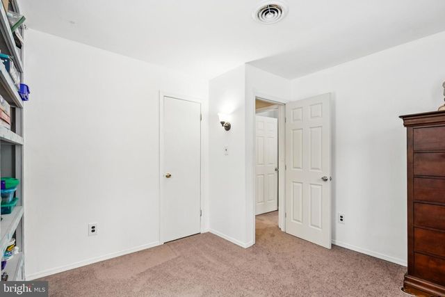 304 SPRUCE AVE, Lindenwold, NJ 08021