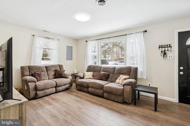 304 SPRUCE AVE, Lindenwold, NJ 08021