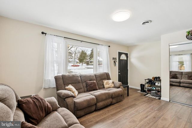 304 SPRUCE AVE, Lindenwold, NJ 08021