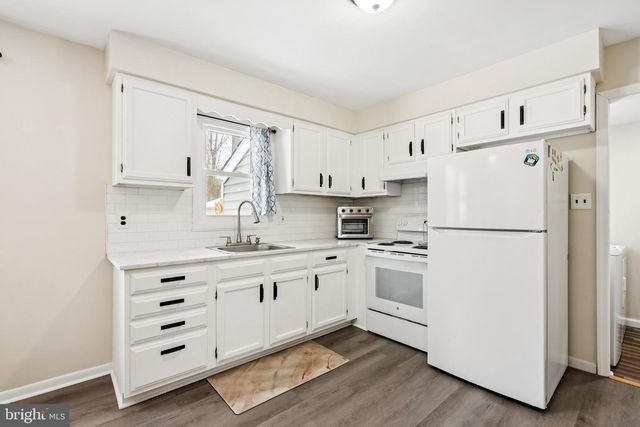 304 SPRUCE AVE, Lindenwold, NJ 08021