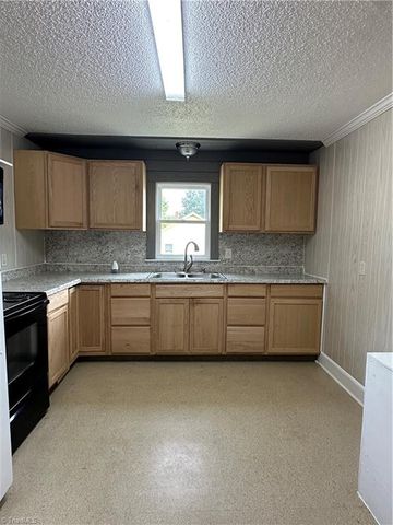 731 Leonard Road, Lexington, NC 27295