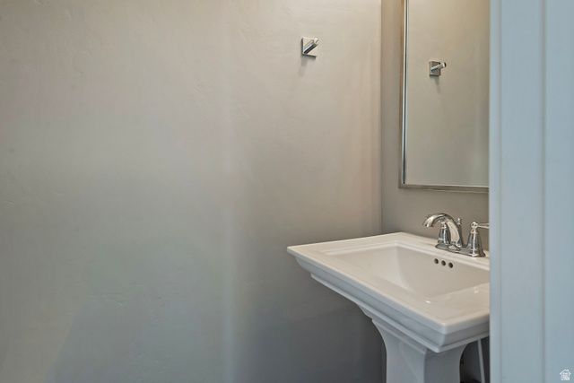 10708 S DIELSDORF RD, Sandy, UT 84092