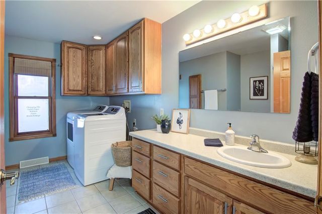 8536 Hanson Drive, Holmen, WI 54636