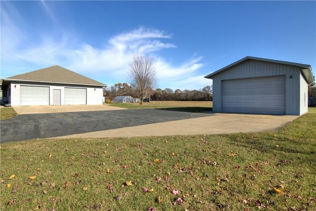8536 Hanson Drive, Holmen, WI 54636