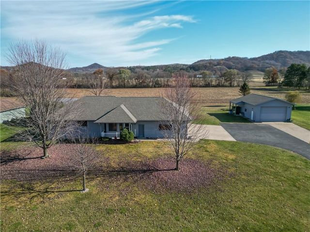 8536 Hanson Drive, Holmen, WI 54636