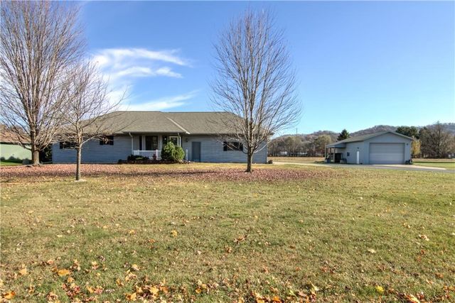 8536 Hanson Drive, Holmen, WI 54636