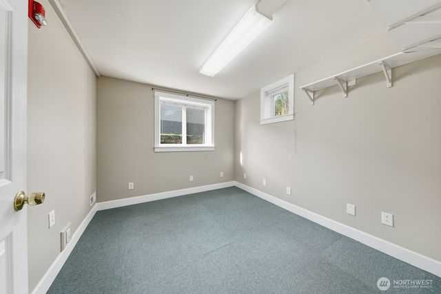 10516 E Riverside Drive, Bothell, WA 98011