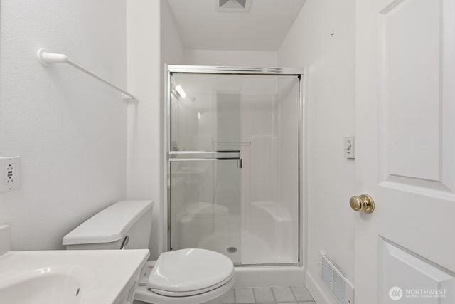 10516 E Riverside Drive, Bothell, WA 98011