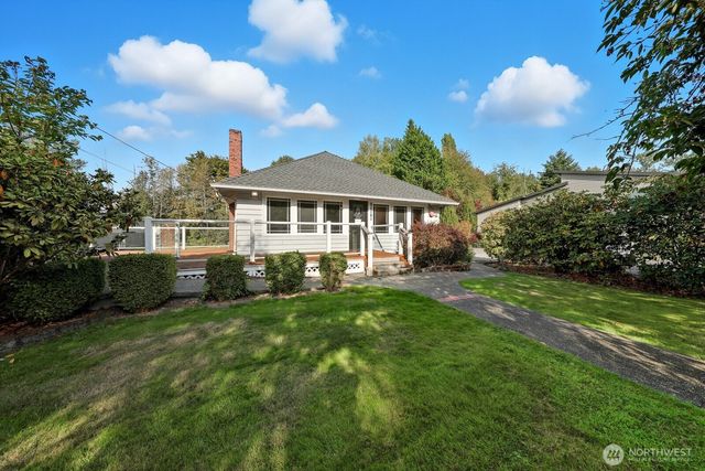 10516 E Riverside Drive, Bothell, WA 98011