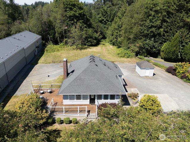 10516 E Riverside Drive, Bothell, WA 98011