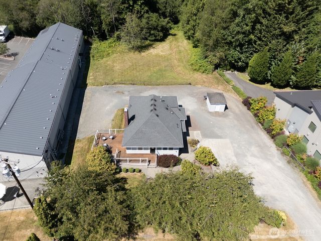 10516 E Riverside Drive, Bothell, WA 98011