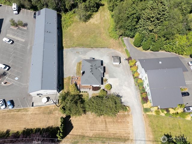 10516 E Riverside Drive, Bothell, WA 98011