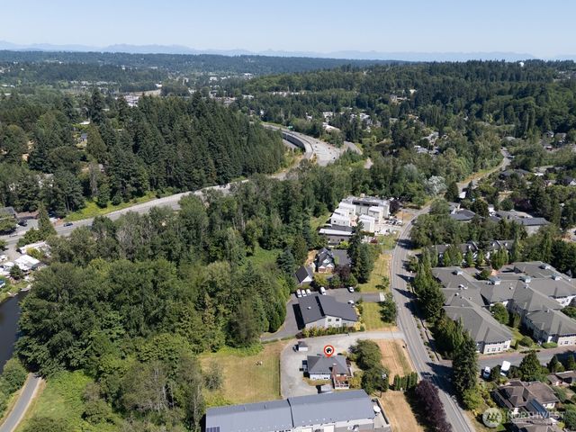 10516 E Riverside Drive, Bothell, WA 98011