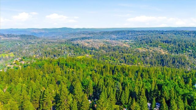 14601 Echo Ridge Dr, Nevada City, CA 95959