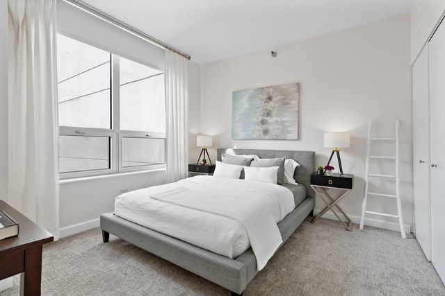 421 W HURON Street 908, Chicago, IL 60654