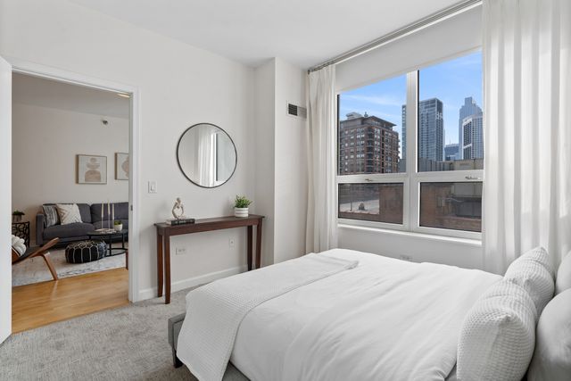 421 W HURON Street 908, Chicago, IL 60654