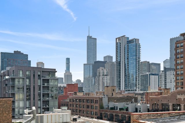 421 W HURON Street 908, Chicago, IL 60654
