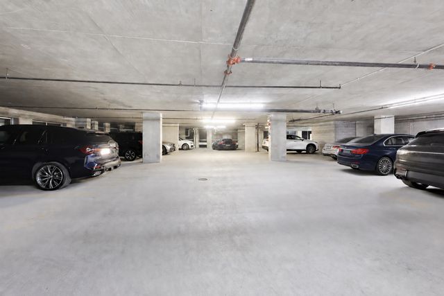 421 W HURON Street 908, Chicago, IL 60654