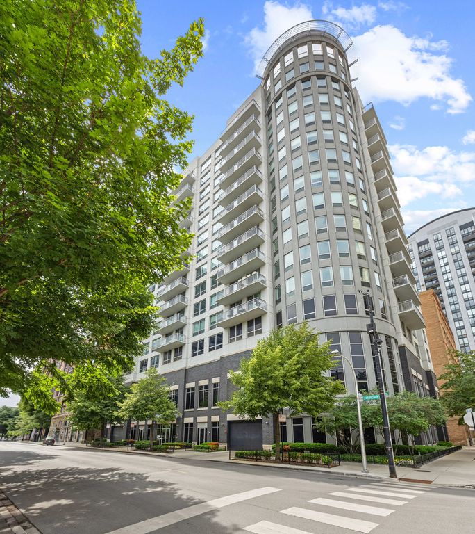 421 W HURON Street 908, Chicago, IL 60654