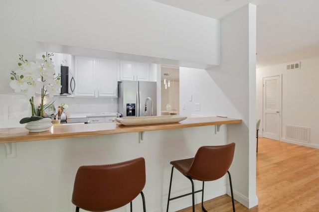 35 W 20th Avenue 105, San Mateo, CA 94403