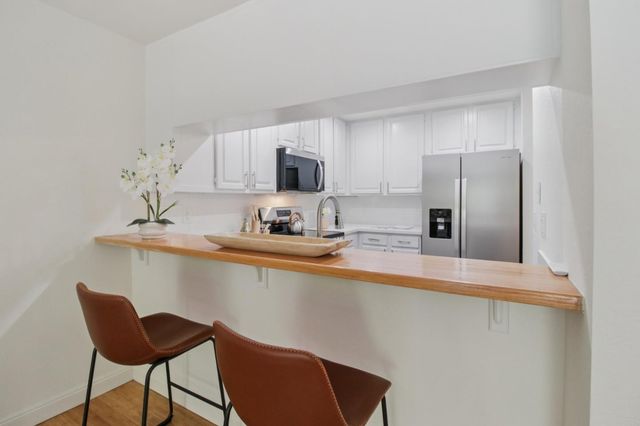 35 W 20th Avenue 105, San Mateo, CA 94403