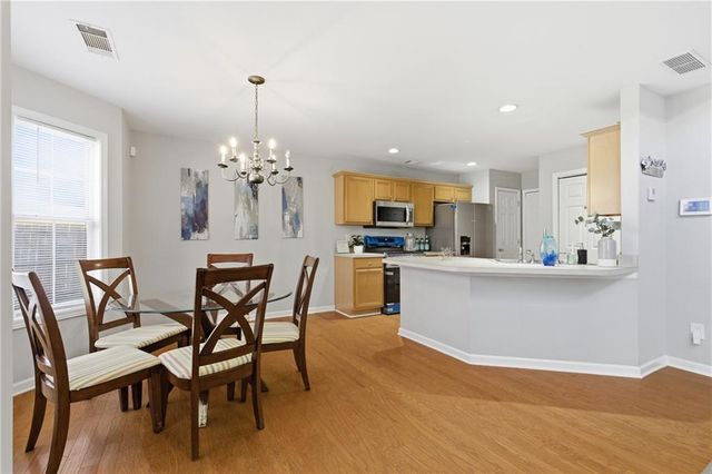 702 River Hill Dr, Lawrenceville, GA 30046