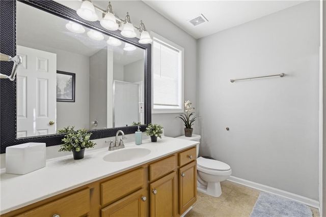 702 River Hill Dr, Lawrenceville, GA 30046