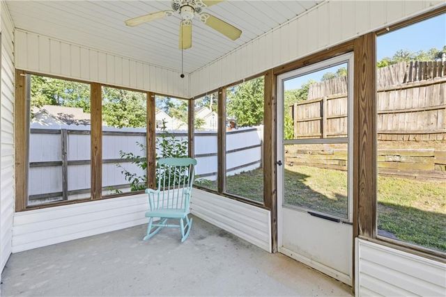 702 River Hill Dr, Lawrenceville, GA 30046
