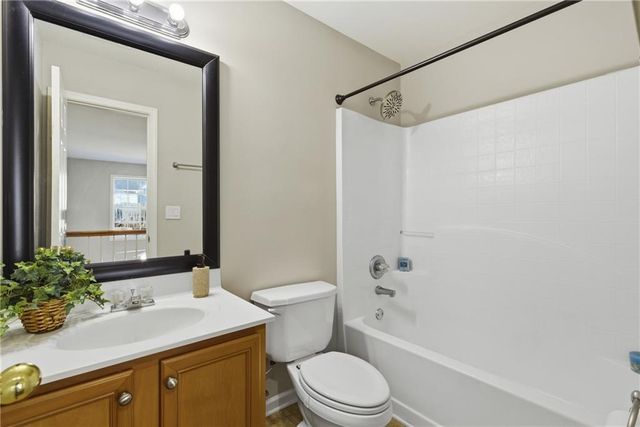 702 River Hill Dr, Lawrenceville, GA 30046