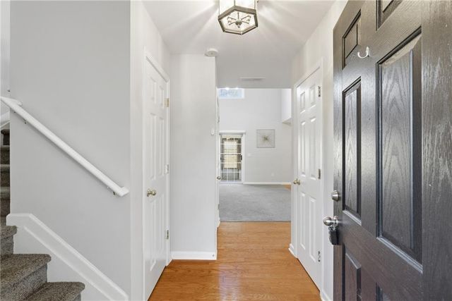 702 River Hill Dr, Lawrenceville, GA 30046