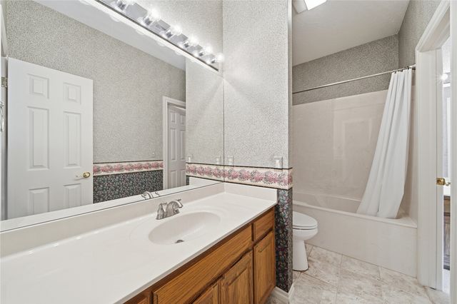 1206 Fairway Street, Claremore, OK 74019