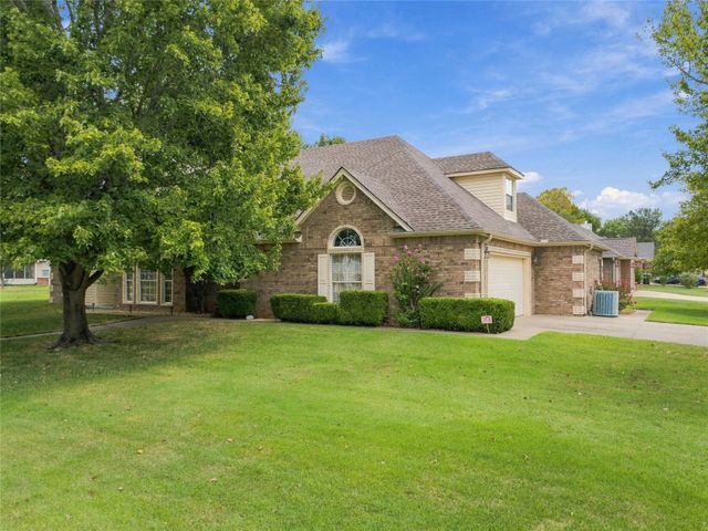 1206 Fairway Street, Claremore, OK 74019