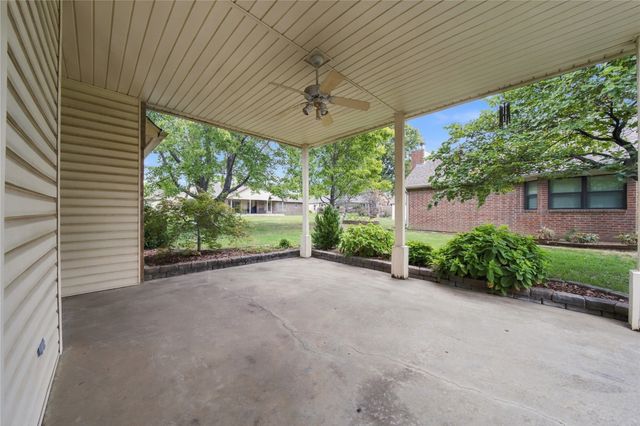 1206 Fairway Street, Claremore, OK 74019