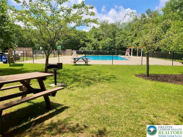 4517 Briarcliff Terrace, Coolbaugh Twp, PA 18466