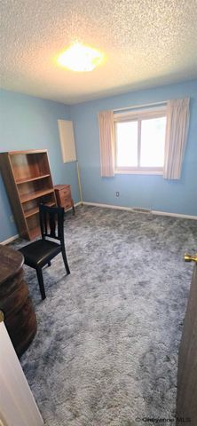 709 PHOENIX DR, Cheyenne, WY 82001