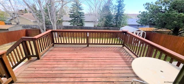 709 PHOENIX DR, Cheyenne, WY 82001