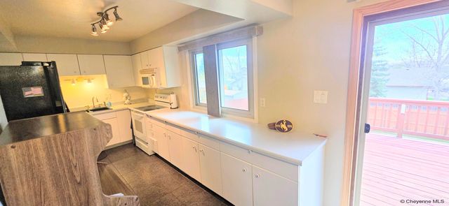 709 PHOENIX DR, Cheyenne, WY 82001