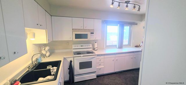 709 PHOENIX DR, Cheyenne, WY 82001