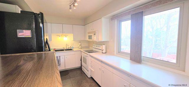 709 PHOENIX DR, Cheyenne, WY 82001