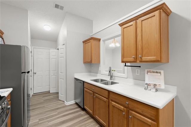 5673 Riverside Walk Drive, Sugar Hill, GA 30518