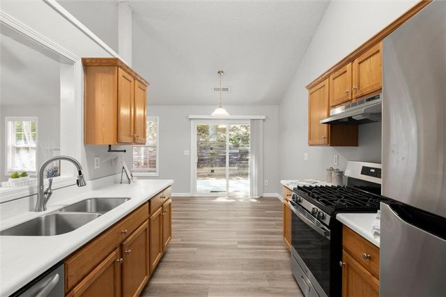 5673 Riverside Walk Drive, Sugar Hill, GA 30518